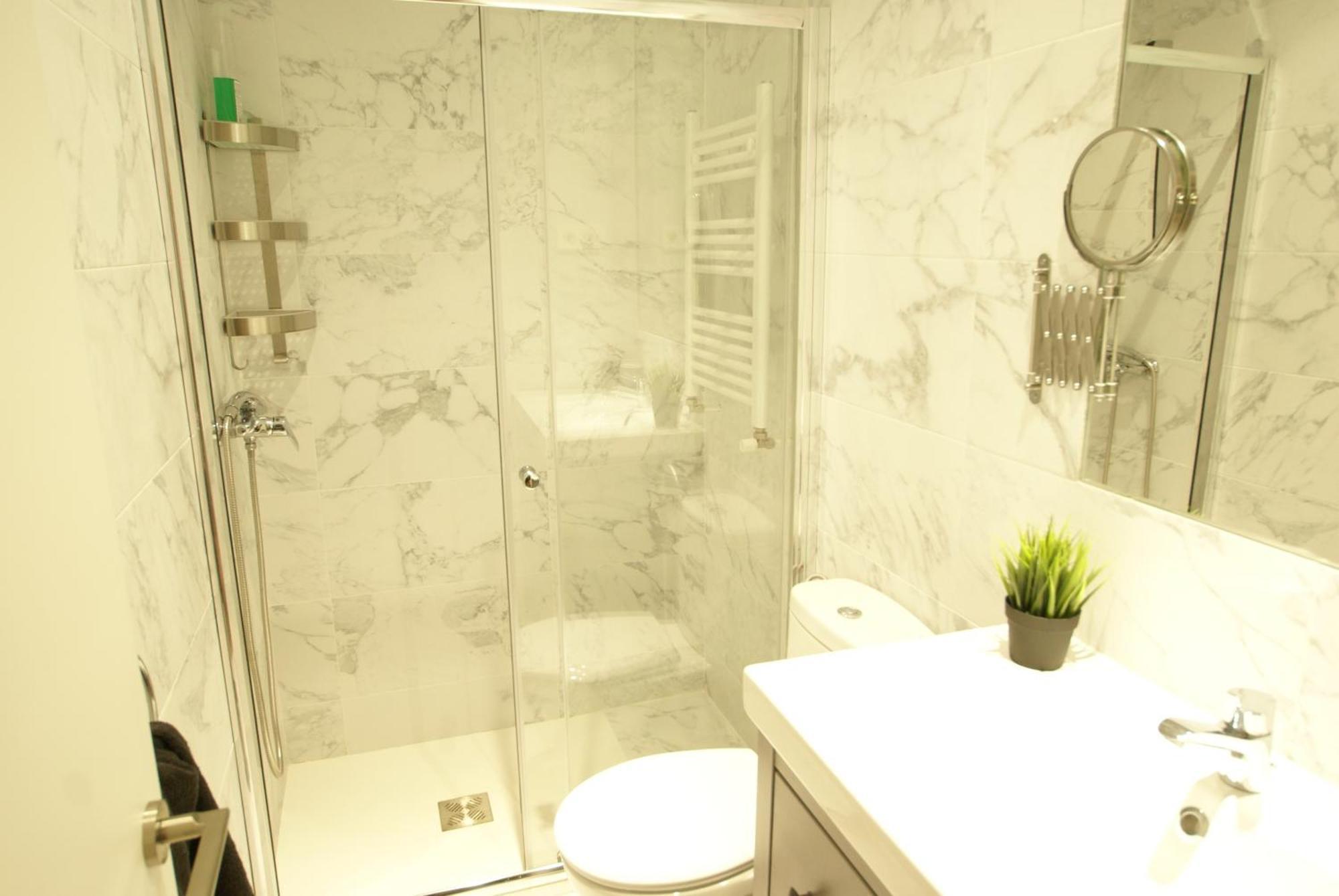 Dplace To Be - Luxury Apartment In Historic Center Madrid Rum bild